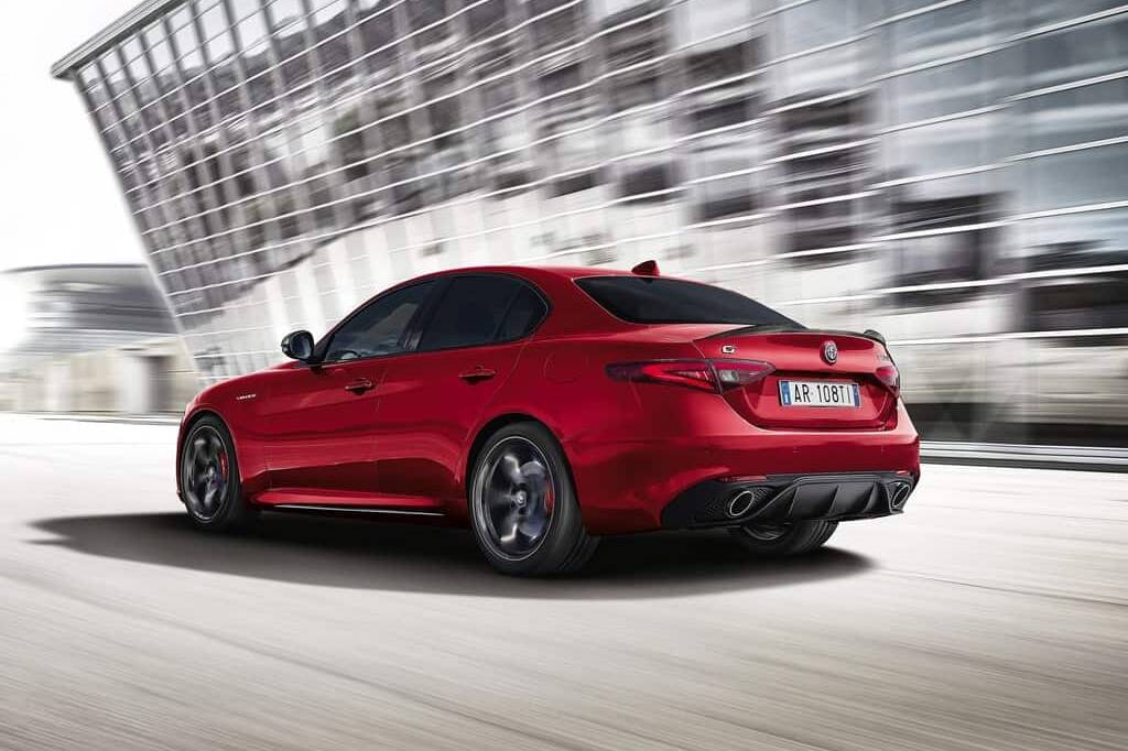 Mehr Austattung für Alfa Romeo Giulia und Stelvio 45 Alfa Romeo Giulia Veloce Ti