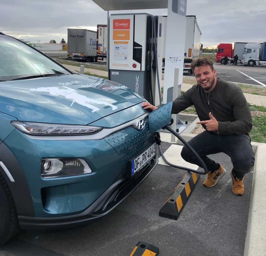 Ladestrom-Abrechnung wird transparenter 1 Hyundai E Kona von Frankfurt nach Paris