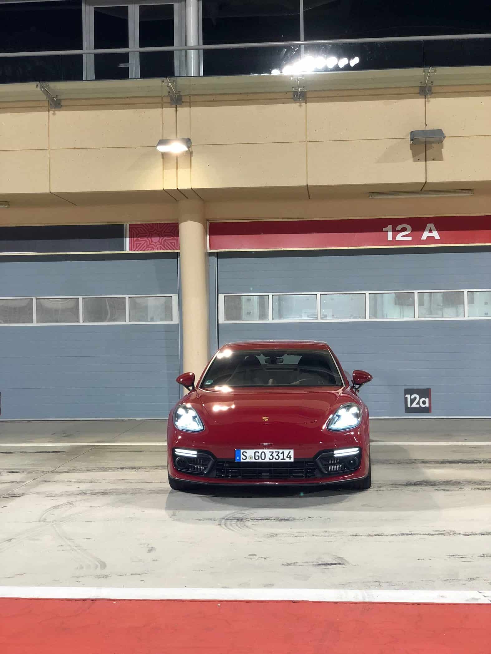 Porsche Panamera GTS - Sportwagen und Luxusgefährt für die Familie 2 Porsche Panamera GTS vs. GTS Sport Turismo | Fahrbericht in Bahrain