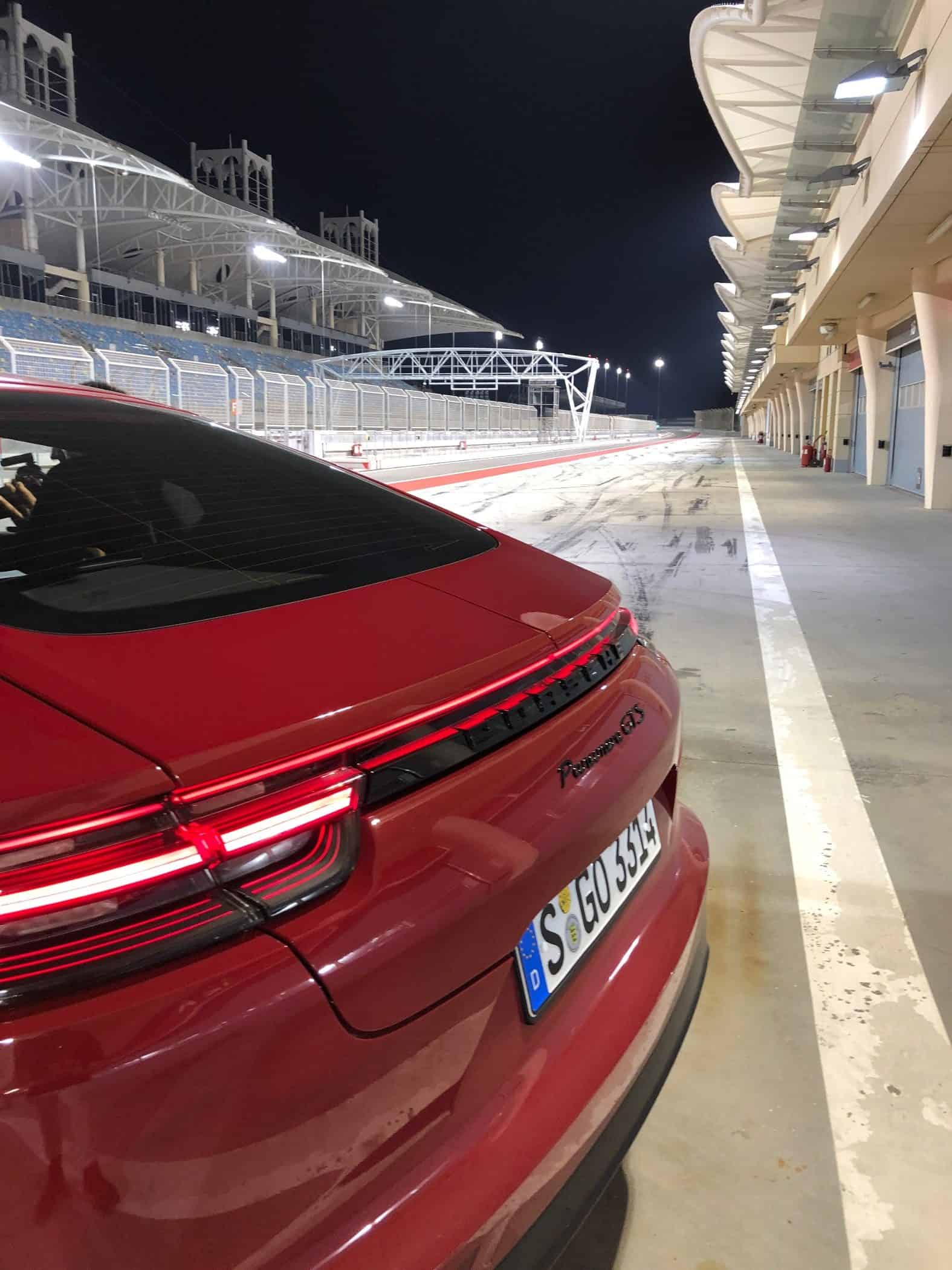 Porsche Panamera GTS - Sportwagen und Luxusgefährt für die Familie 4 Porsche Panamera GTS vs. GTS Sport Turismo | Fahrbericht in Bahrain