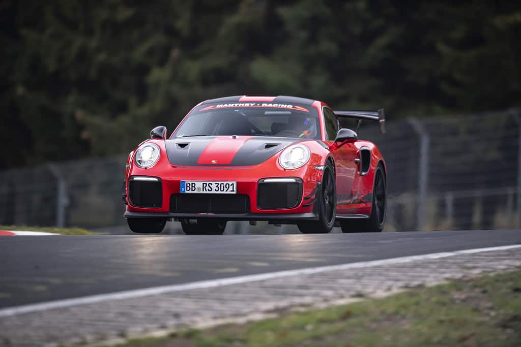 Porsche 911 GT2 RS rast in 6:40 Minuten über die Nordschleife 2 der-Autotester