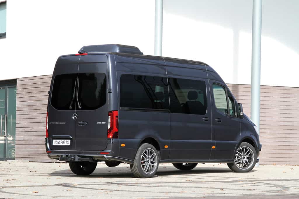 Vansports macht den Sprinter schön 6 Mercedes-Benz Sprinter mit Bodykit und Leichtmetallrädern von Vansports