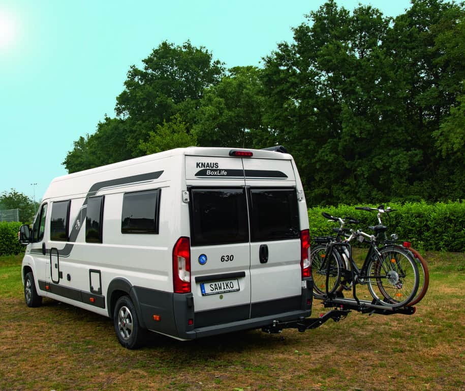 CMT 2019: Fahrradträger Agito Van ab März auch für den Ducato 1 Fahrradträger Sawiko Agito Van an einem Fiat Ducato Camper-Kastenwagen.