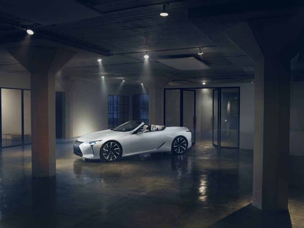 Lexus LC Cabriolet fährt in Detroit vor 4 Lexus LC Cabriolet Konzept