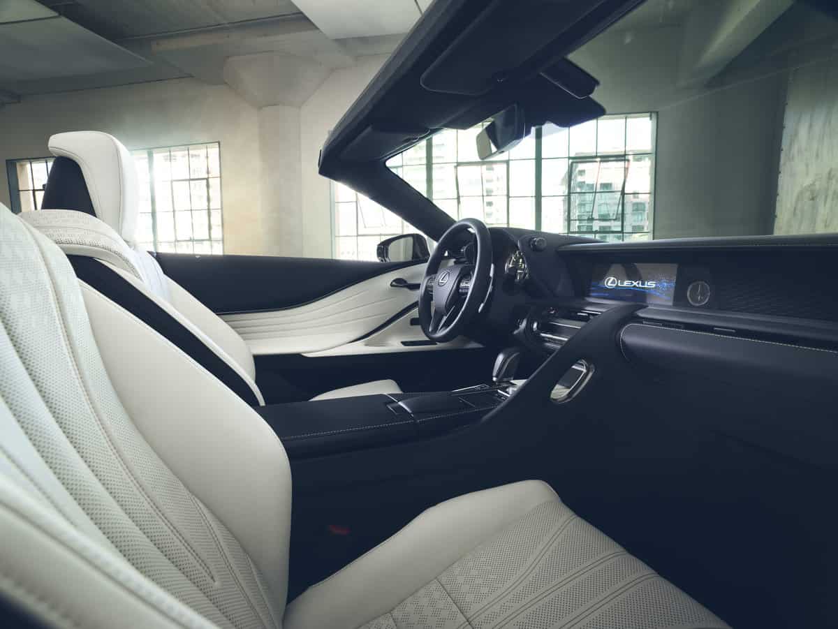 Lexus LC Cabriolet fährt in Detroit vor 2 Lexus LC Cabriolet Konzept
