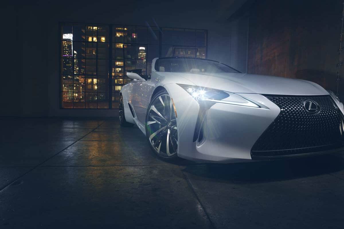 Lexus LC Cabriolet fährt in Detroit vor 7 Lexus LC Cabriolet