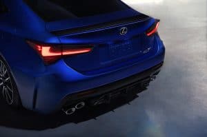 Lexus RC F und die neue RC F Track Edition fahren in Detroit vor 4 Lexus RC F