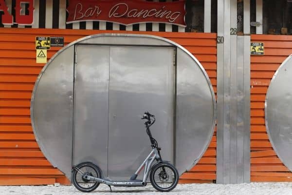 BMW präsentiert E-Kick-Scooter mit Radwegebenutzung 2 der-Autotester