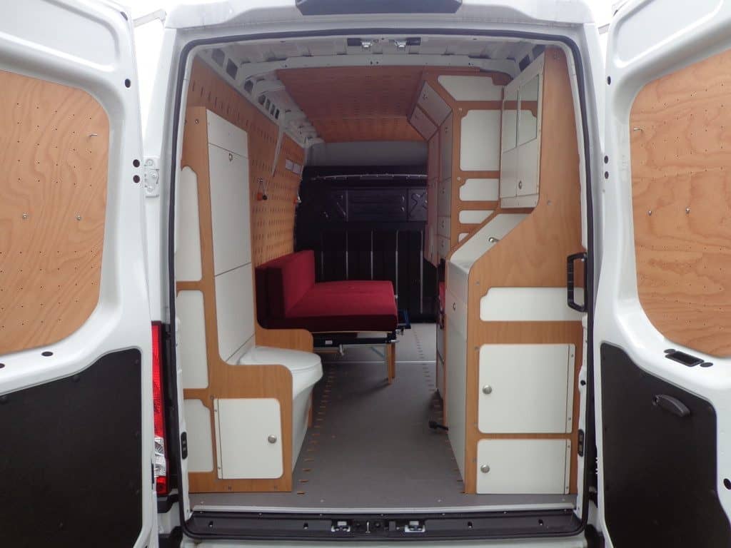CMT 2019: Multifunktionaler Campingbus auf MAN-Basis 1 MAN TGE Cargo-Camper Mountain.