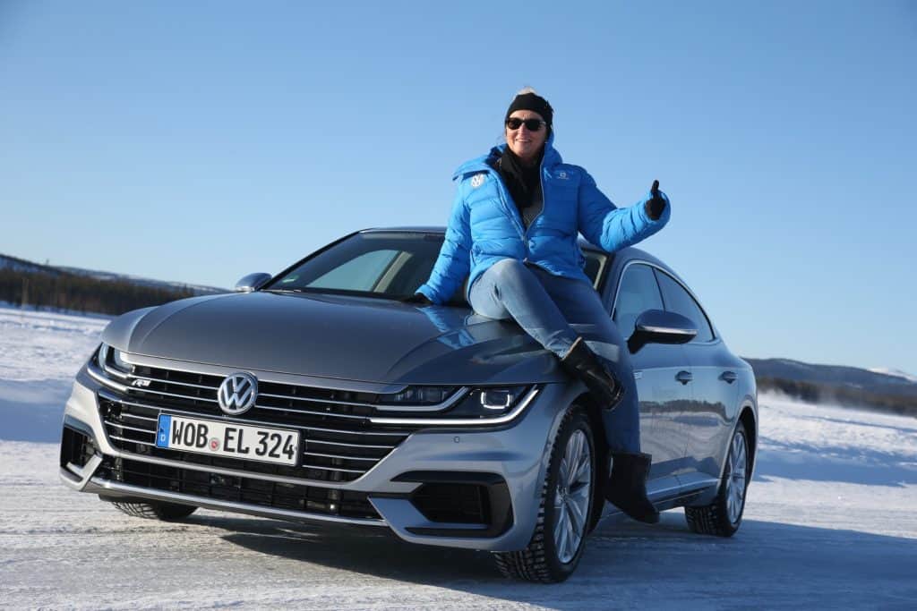 Darf ich bitten: Ein Tänzchen mit dem Arteon auf dem Eis 18 Driften mit Arteon in Arvidsjaur