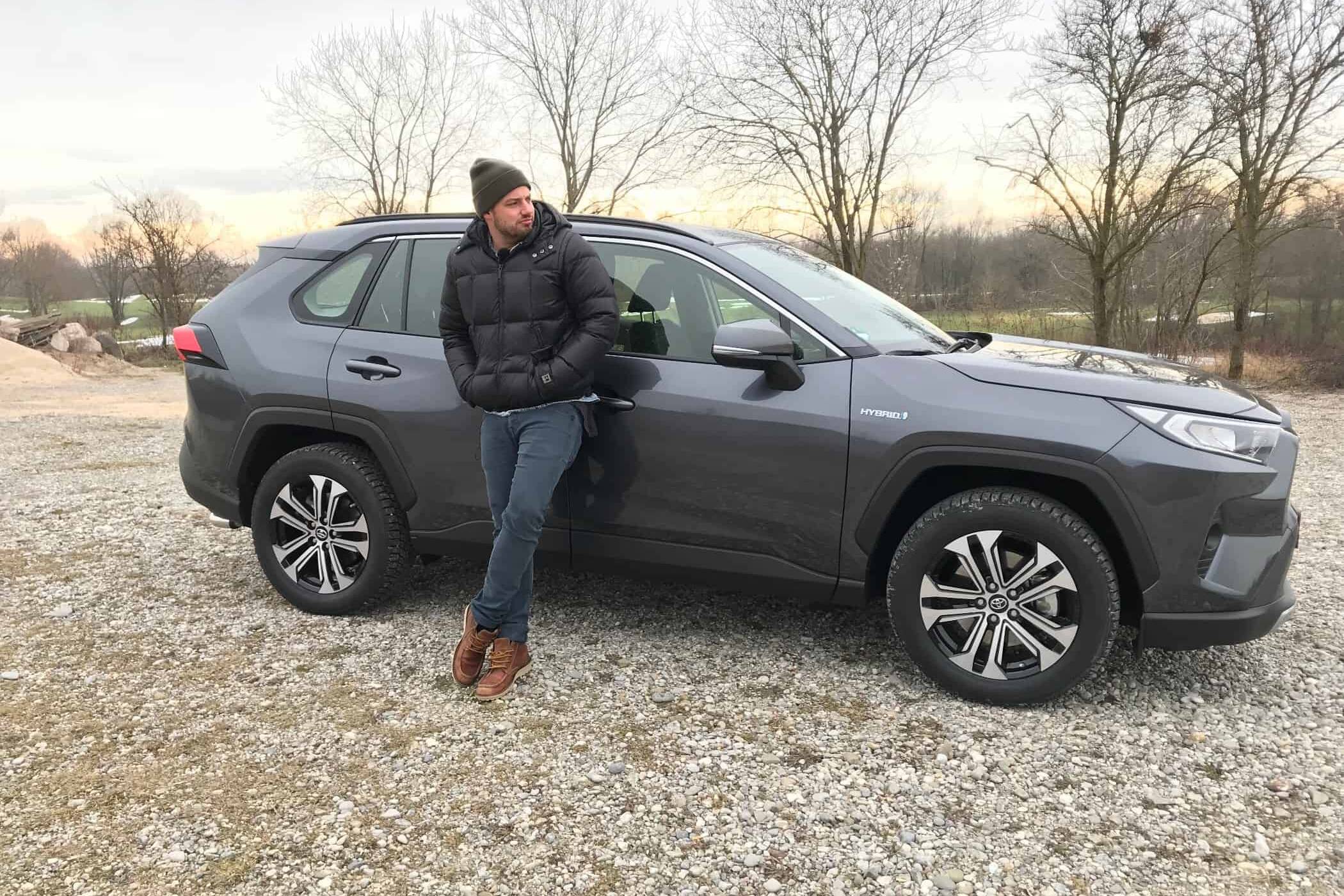 Unterwegs im Toyota RAV4 2.5 Hybrid (2019) - Review im Video 2 Toyota RAV4 2.5 Hybrid, Jan Weizenecker