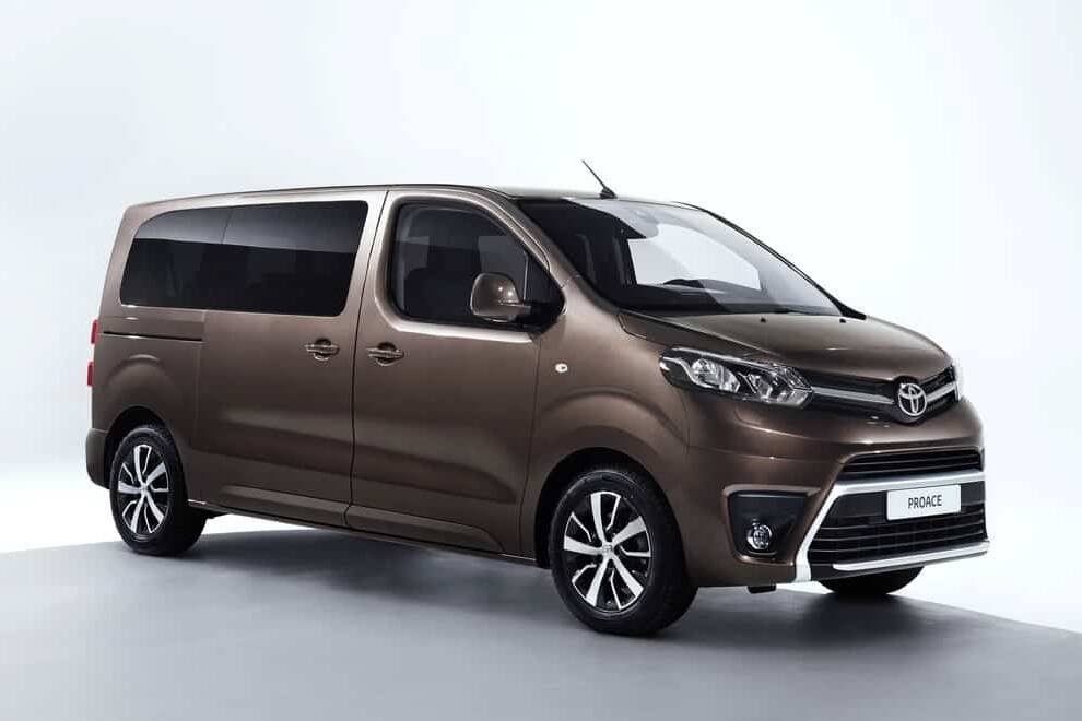 Crosscamp: Hymer bringt neue Submarke für Van-Ausbauten 2 Crosscamp-Ausbau im Toyota Proace Verso.