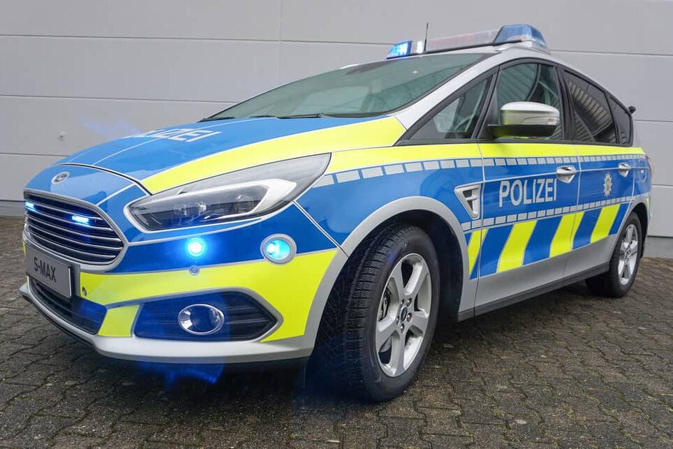 Ford liefert bis zu 1200 S-Max an die Polizei 8 Ford S-Max Funkstreifenwagen.