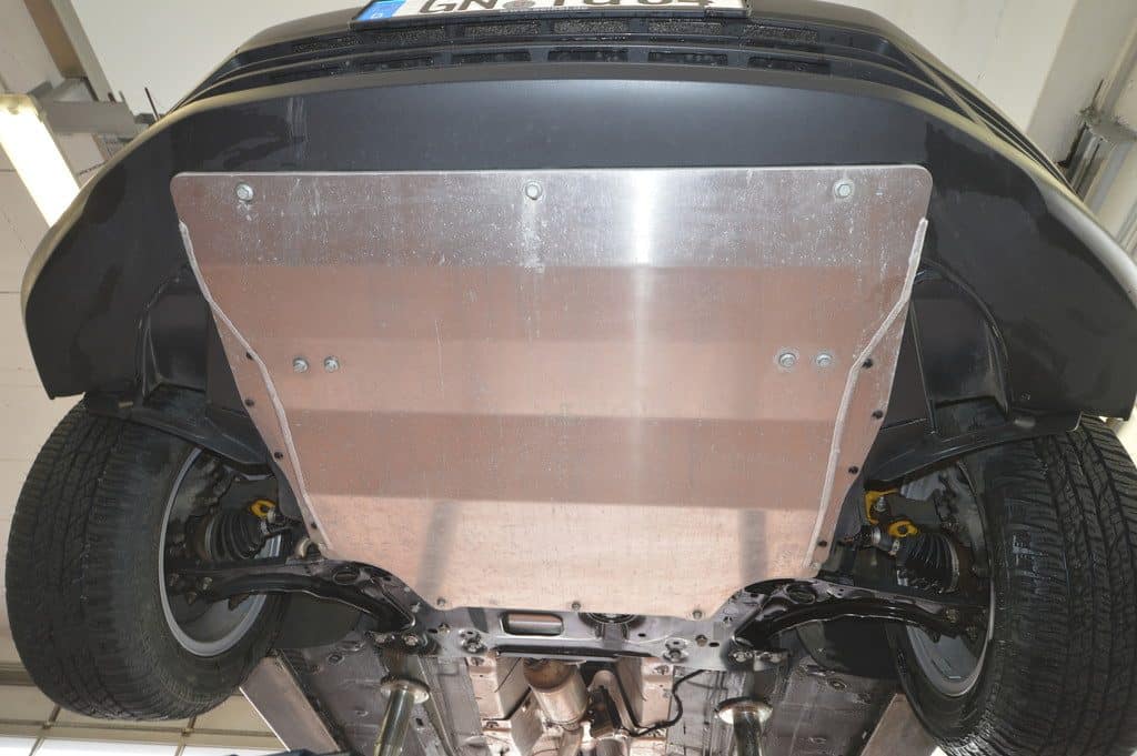 Mehr Offroad-Kompetenz für den VW Caddy 2 Motorschutzplatte von Seikel für den VW Caddy.