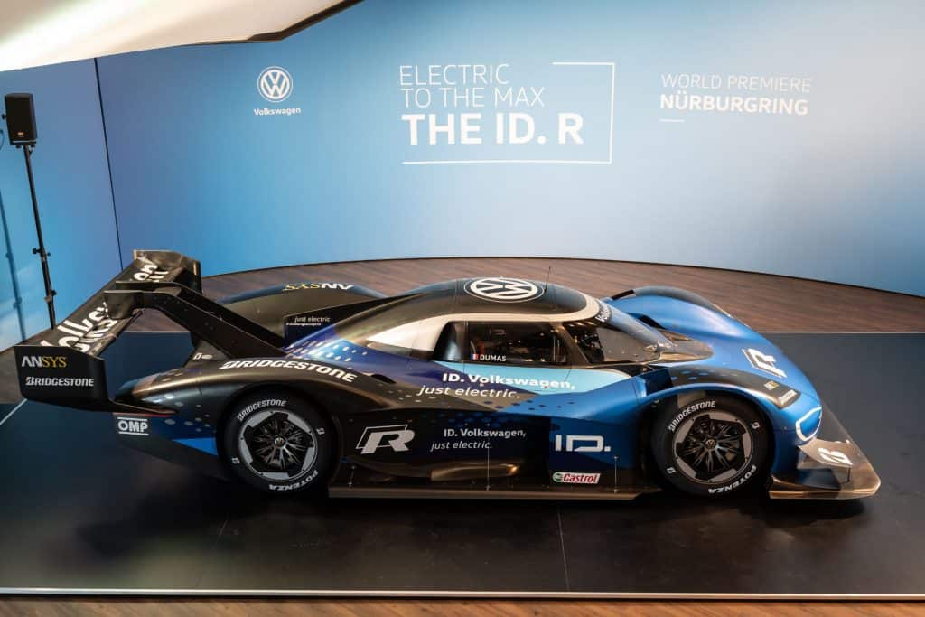 Volkswagen stellt weiterentwickelter Elektro-Rennwagen ID. R vor 2 Elektro-Rennwagens ID. R