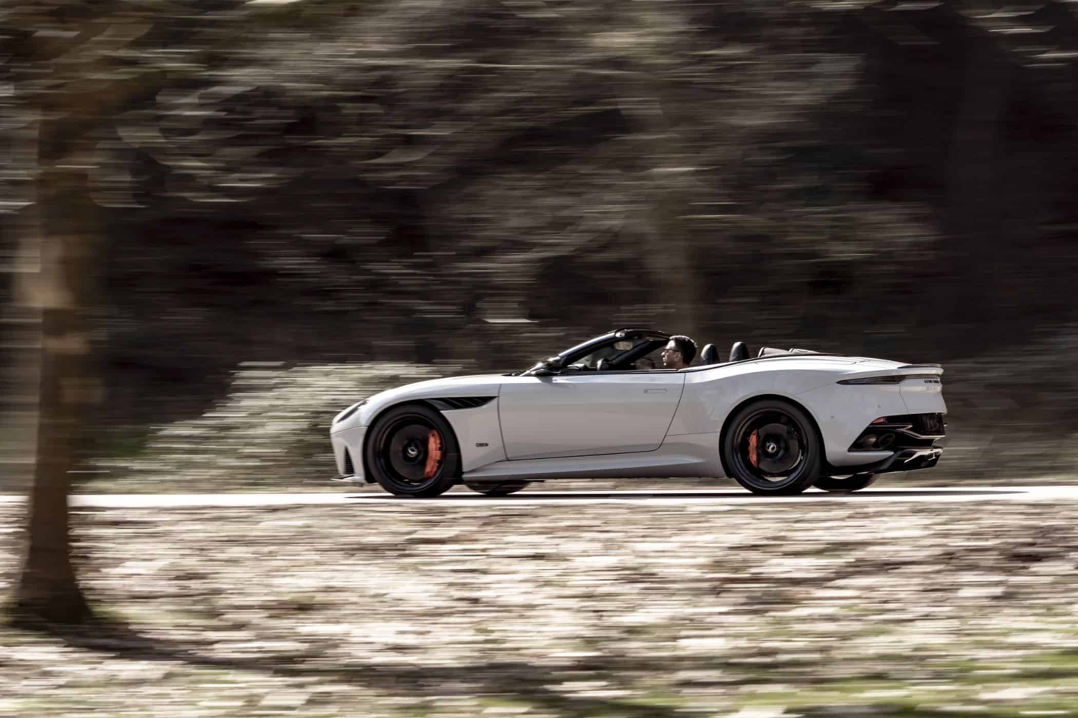 Aston Martin bringt schnellstes Cabrio der Firmengeschichte 8 DBS Superleggera Volante