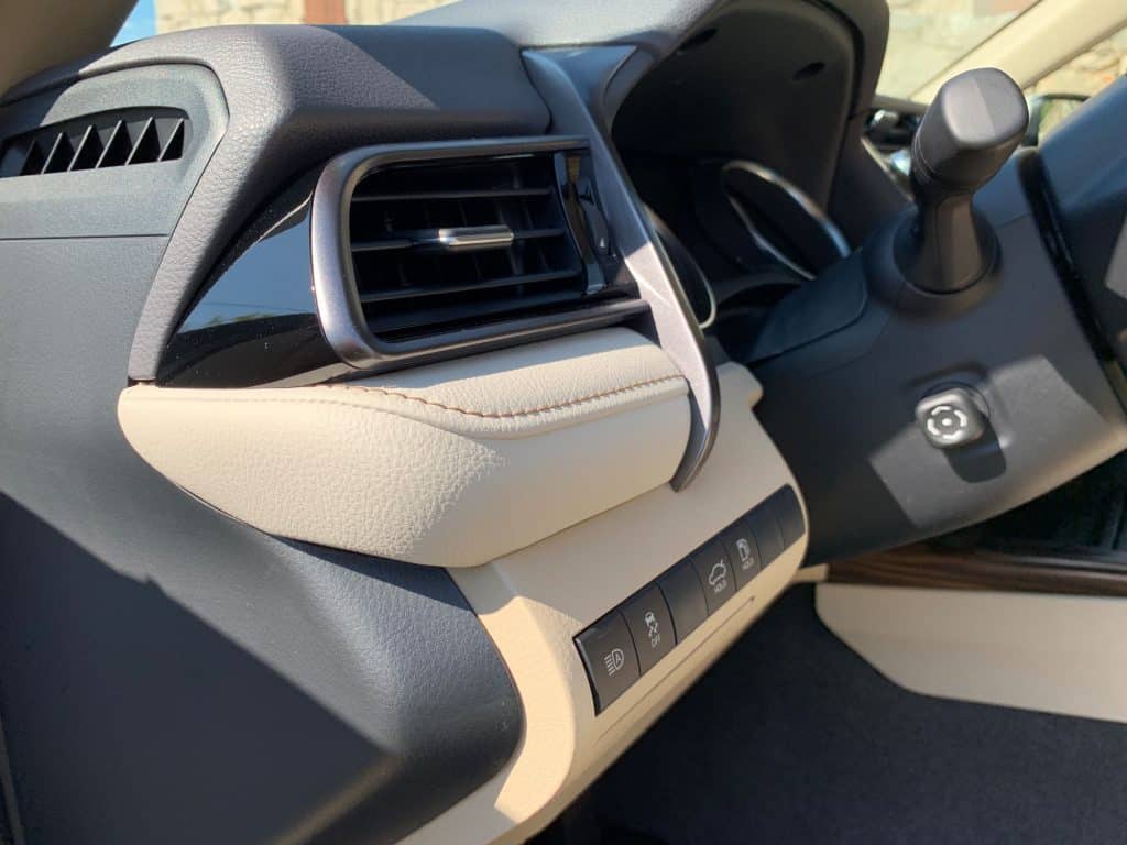 Toyota legt den Camry neu auf: Mittelklasse-Limousine für Preissensible 16 Toyota Camry