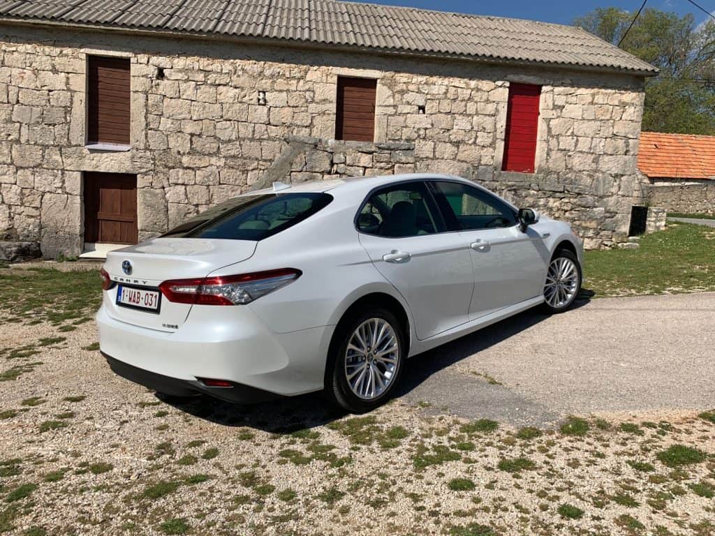 Toyota legt den Camry neu auf: Mittelklasse-Limousine für Preissensible 17 Toyota Camry