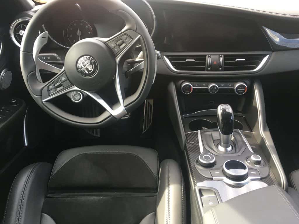 Alfa Romeo Giulia - Lieblingslimousine aus dem Auto-Quartett 2 Alfa Romeo Giulia Veloce Ti 2.0 Turbo AT8-Q4