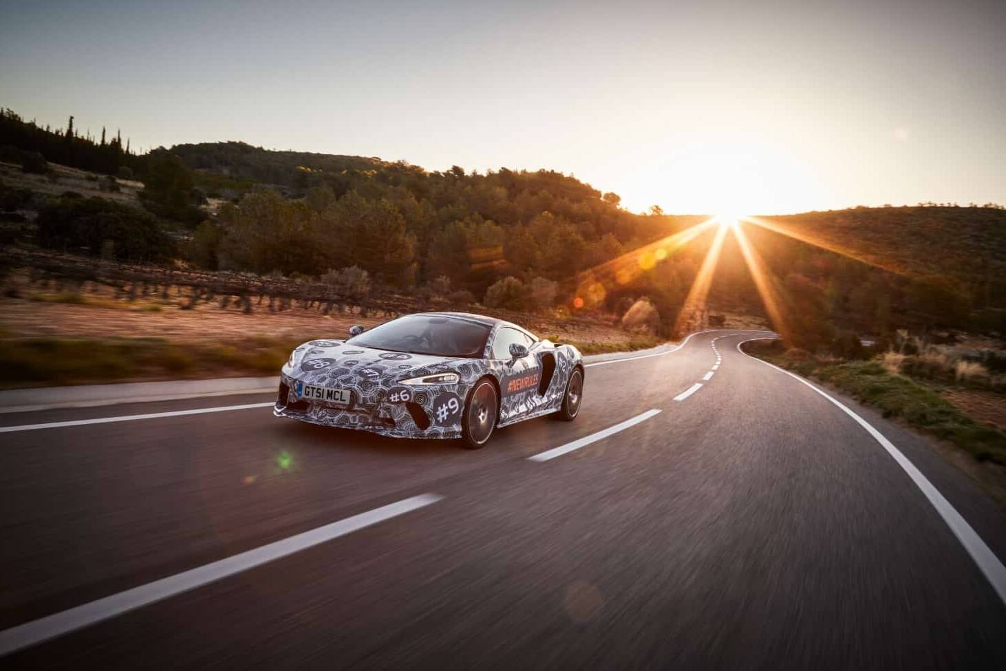 McLaren wird die Tarnfolie des Grand Tourers im Mai ablösen 45 McLaren Grand Tourer