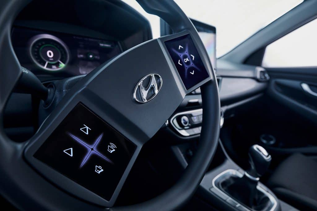 Hyundai stellt virtuelles Cockpit vor 1 Hyundai hat seine Idee eines virtuellen Cockpits in einen i30 implantiert.