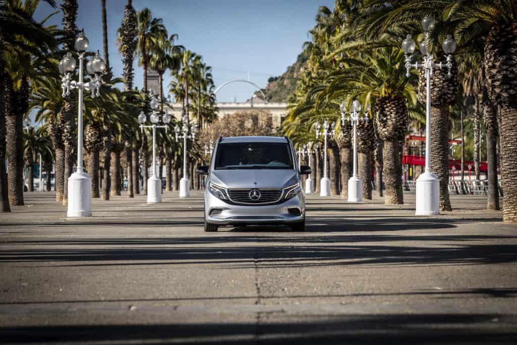 Erste vollelektrische Fahrt im Mercedes-Benz Concept EQV 2 Mercedes-Benz Concept EQV, 2019