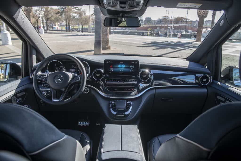 Erste vollelektrische Fahrt im Mercedes-Benz Concept EQV 1 Mercedes-Benz Concept EQV, 2019