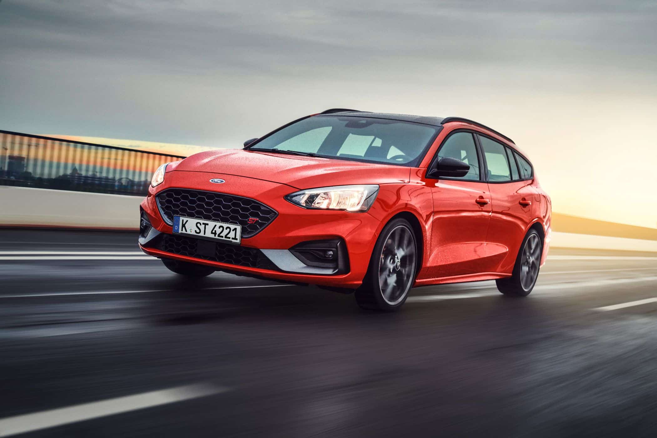 Erste Fotos des neuen Ford Focus ST Turnier 3 Ford Focus ST Turnier