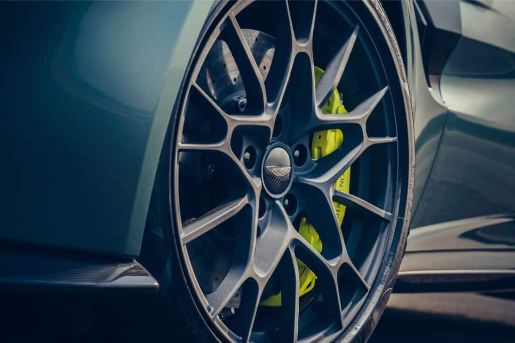 Aston Martin Vantage AMR auf 200 Einheiten limitiert 3 Aston Martin Vantage AMR