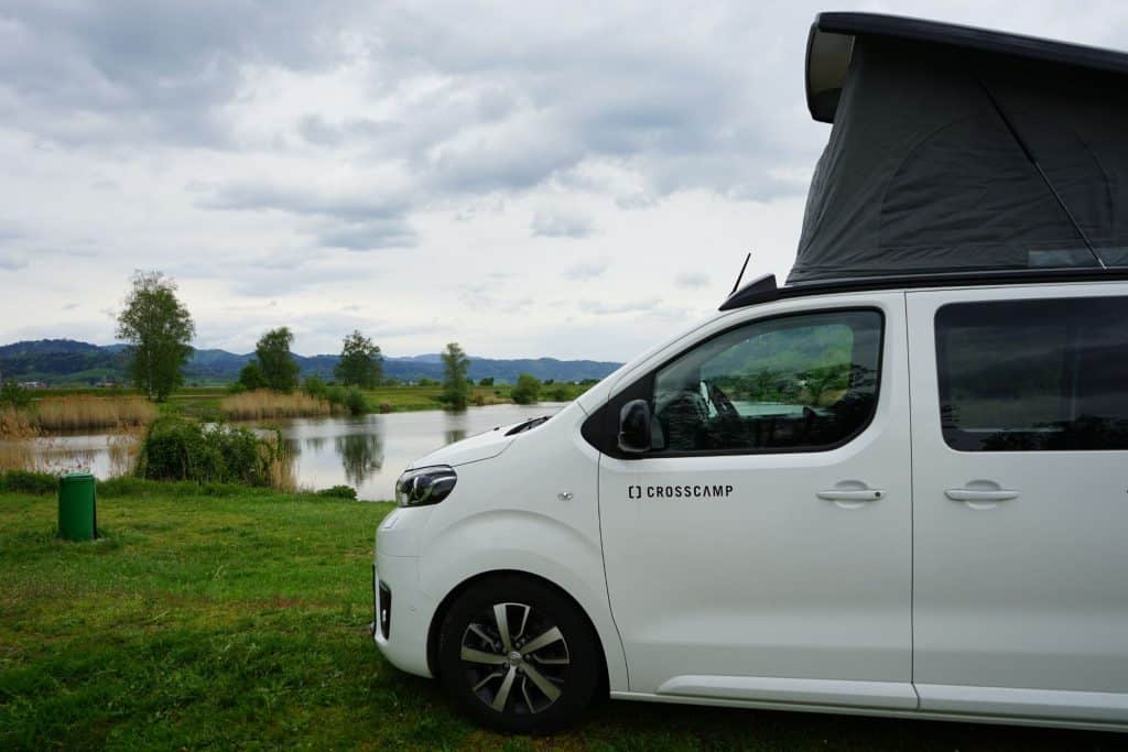 Crosscamp: Hymer bringt den California-Jäger 3 Crosscamp - Camping-Van auf Toyota Proace Verso Basis