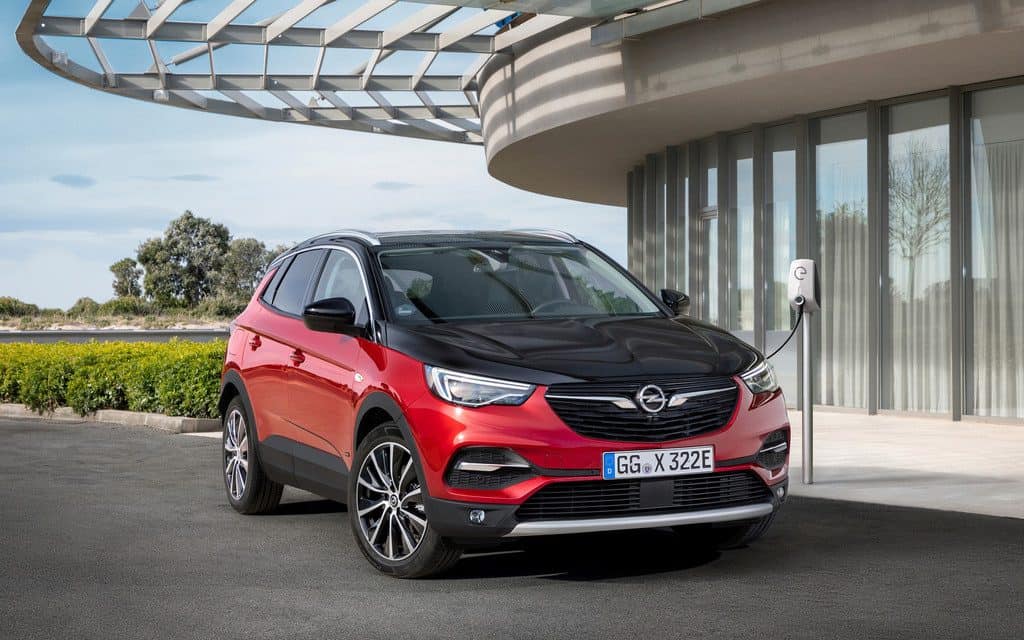 Erster Plug-in-Hybrid bei Opel wird der Grandland X 7 Opel Grandland X Hybrid4.