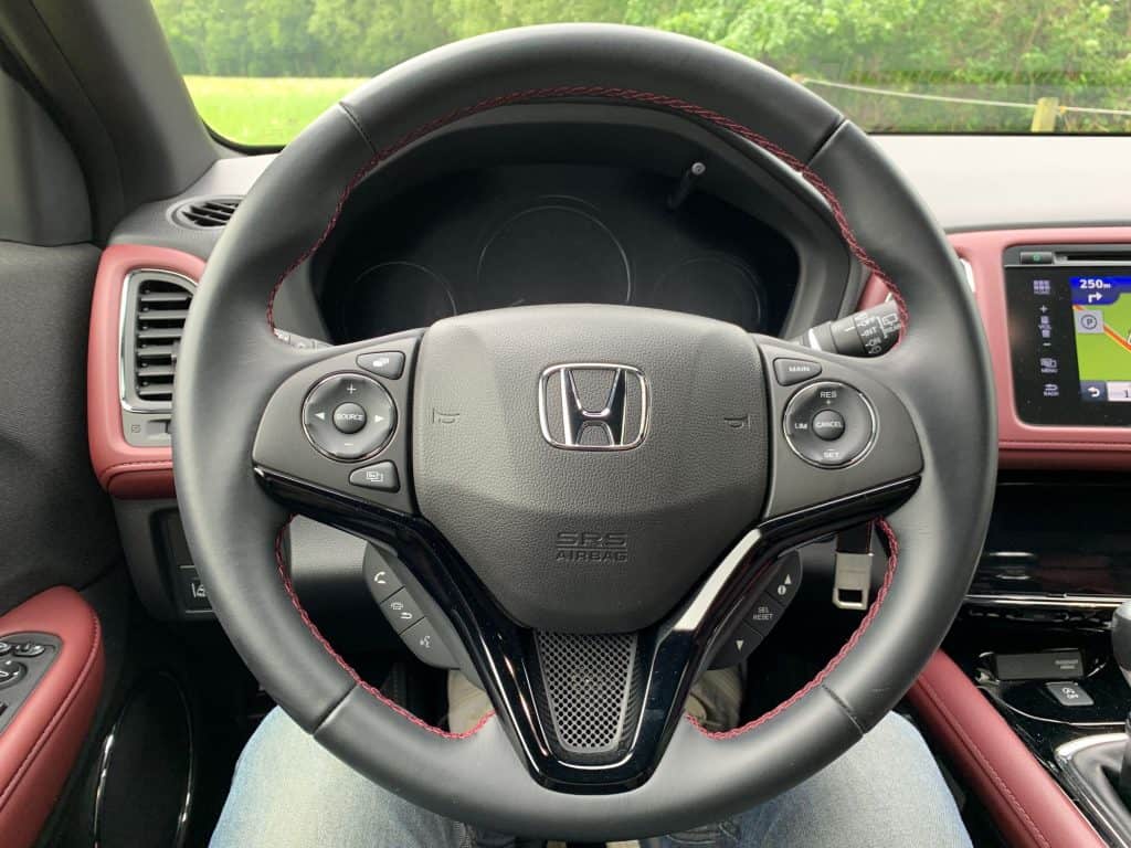 Honda erweitert die HR-V Baureihe um sportliche Variante 5 Honda HR-V Sport, Lenkrad
