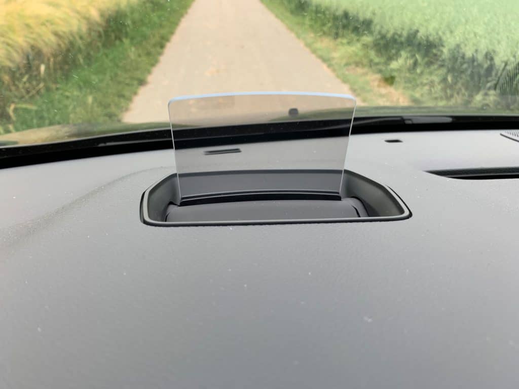 Opel kommt mit einem Volksbus - Zafira Life 15 Opel Zafira Life Head-up Display