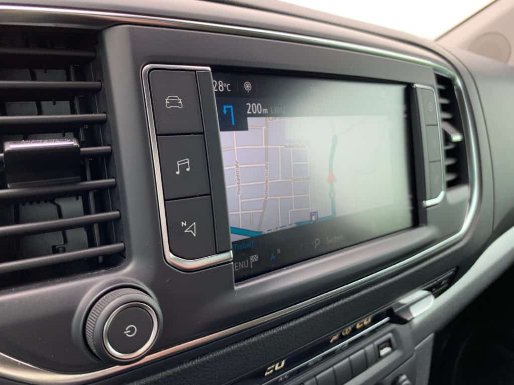 Opel kommt mit einem Volksbus - Zafira Life 16 der-Autotester