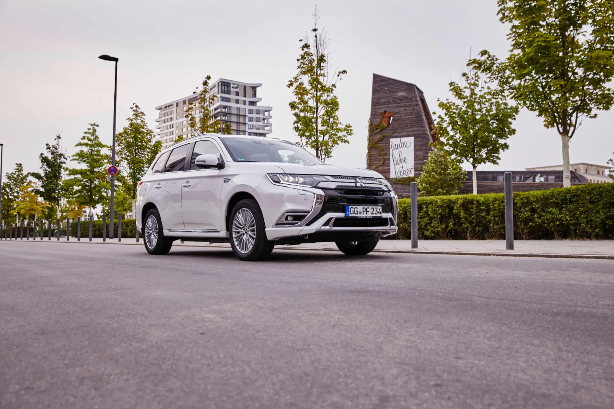 Saubere Sache: Taxifahrt im Mitsubishi Outlander 6 Mitsubishi Outlander Taxi