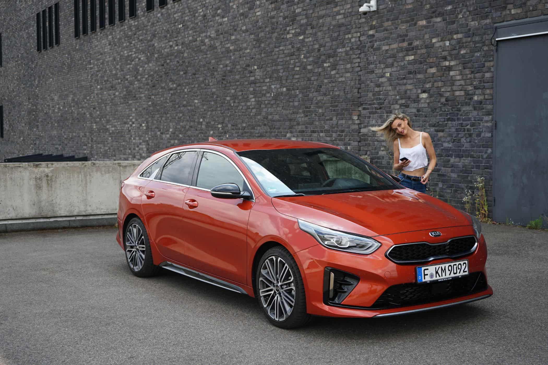 Alle Diesel beim Kia Ceed jetzt mit Mildhybridsystem 16 Kia ProCeed Shooting Brake, Nina Weizenecker