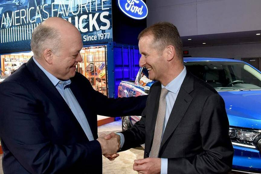 Ford und VW gehen gemeinsam autonome Wege 6 Von links: Jim Hacket und Herbert Diess auf der NAIAS 2018.