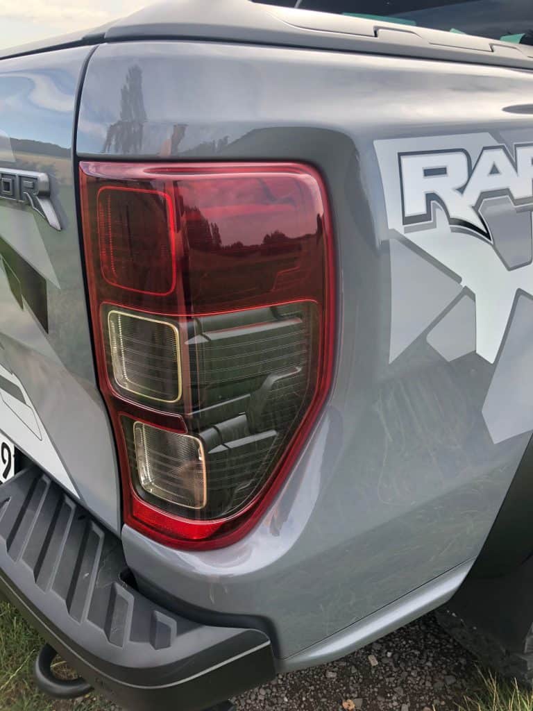 Ford Ranger Raptor - Extrovertierte Optik spricht auch Rote-Teppich-Gänger an 15 Ford Raptor