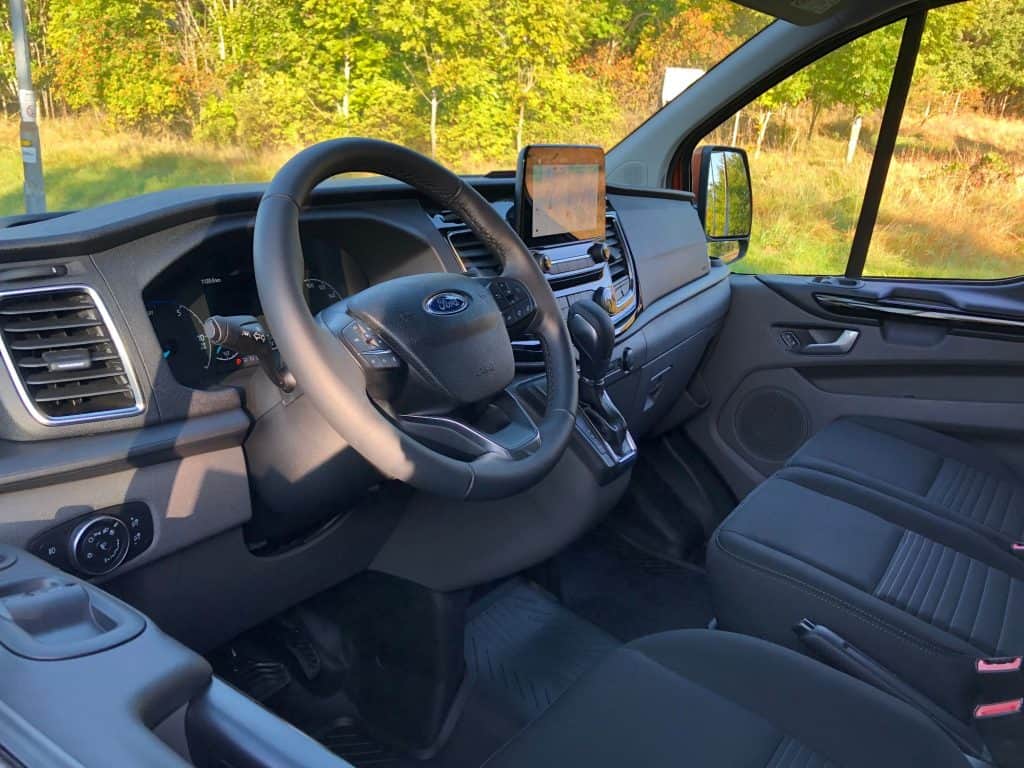 Plug-in-Technik in Ford Transit & Tourneo - kein Problem mit Fahrverboten in der Stadt 11 der-Autotester