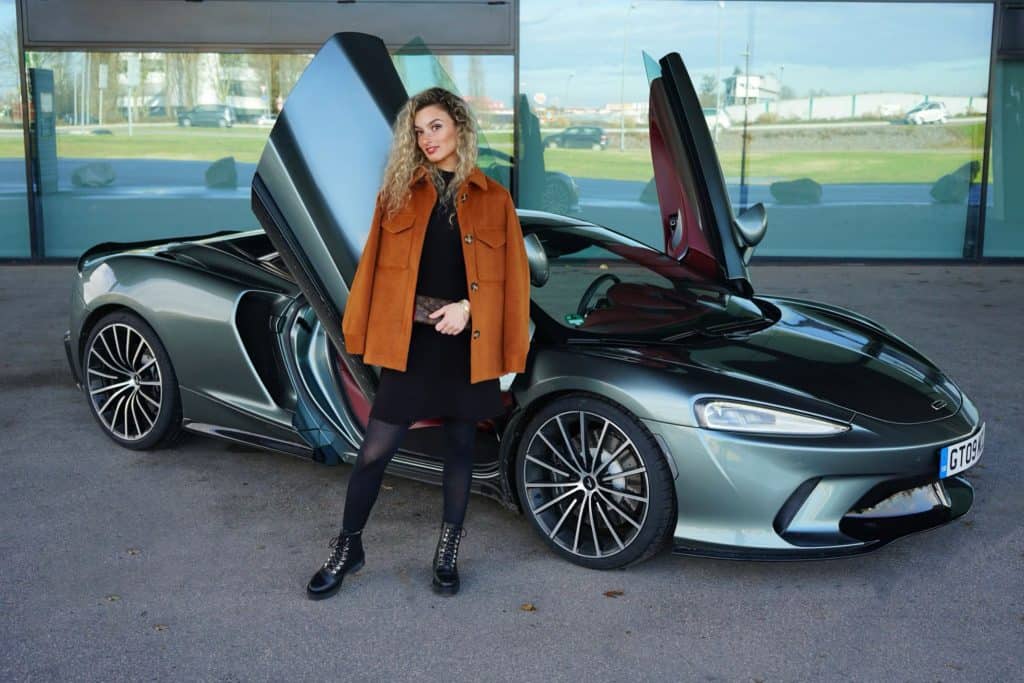 McLaren GT - Auf dem Weg zum Mond 18 McLaren GT Coupe, Nina Weizenecker