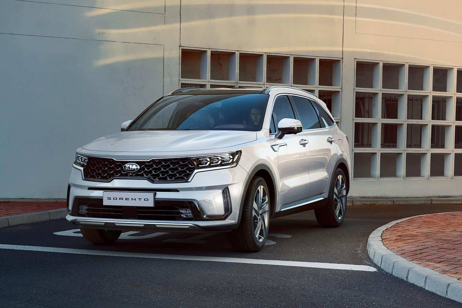 Kia macht mit ersten Fotos auf neuen Sorento neugierig 6 Kia Sorento Weltpremiere in Genf