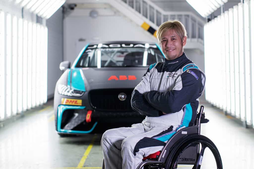 Querschnittsgelähmter Rennfahrer steigt in den Jaguar I-Pace e-Trophy 2 Takuma Aoki fährt den Jaguar I-Pace e-Trophy.