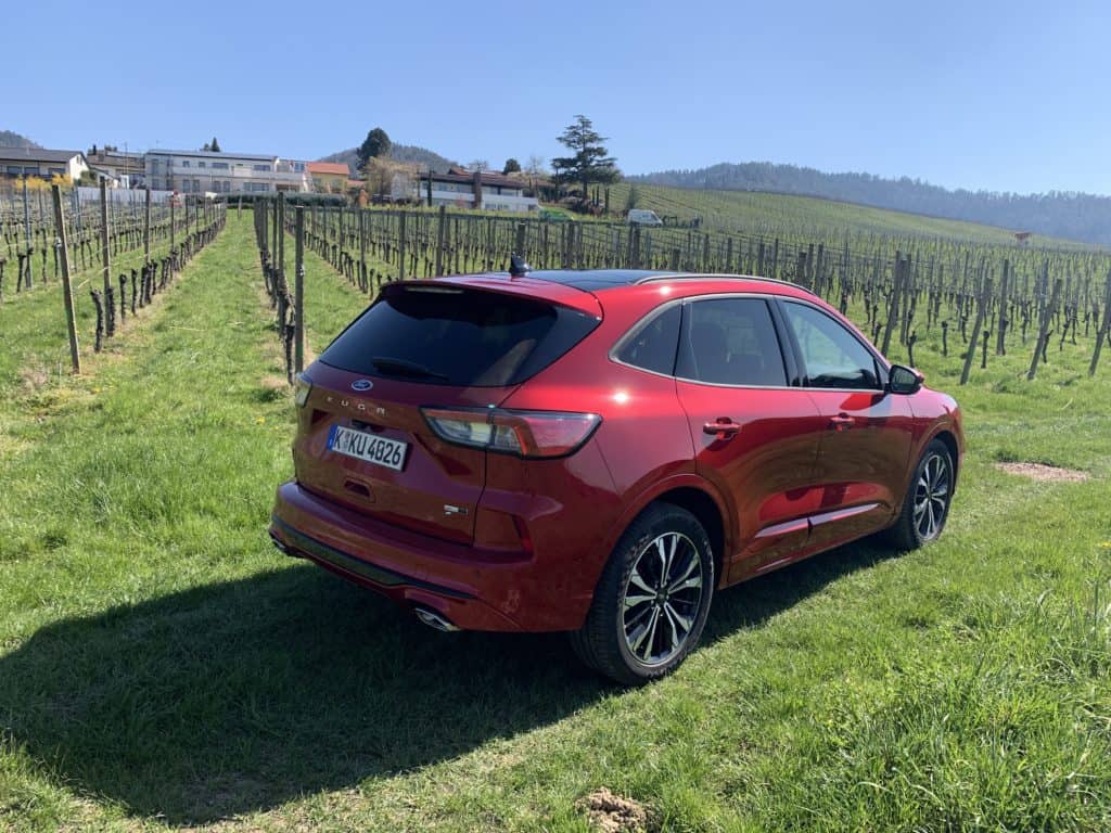 Neuer Ford Kuga 2.0 EcoBlue Hybrid (150 PS) 13 Neuer Ford Kuga 2.0 EcoBlue Hybrid (150 PS)