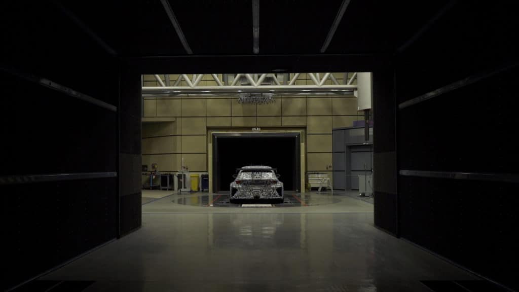 In den Cupra-Hallen stürmt es 1 Cupra Leon Competición im Windkanal.