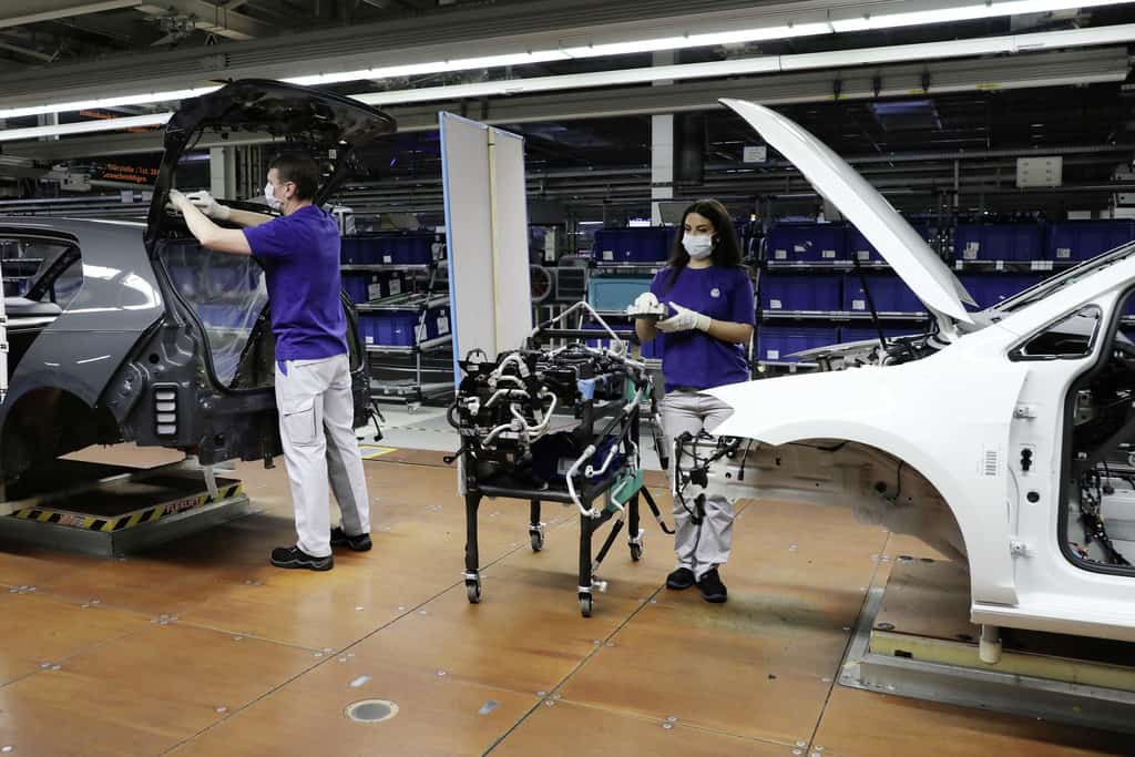 Volkswagen fährt langsam wieder hoch 2 Produktion bei Volkswagen in Zeiten von Corona.
