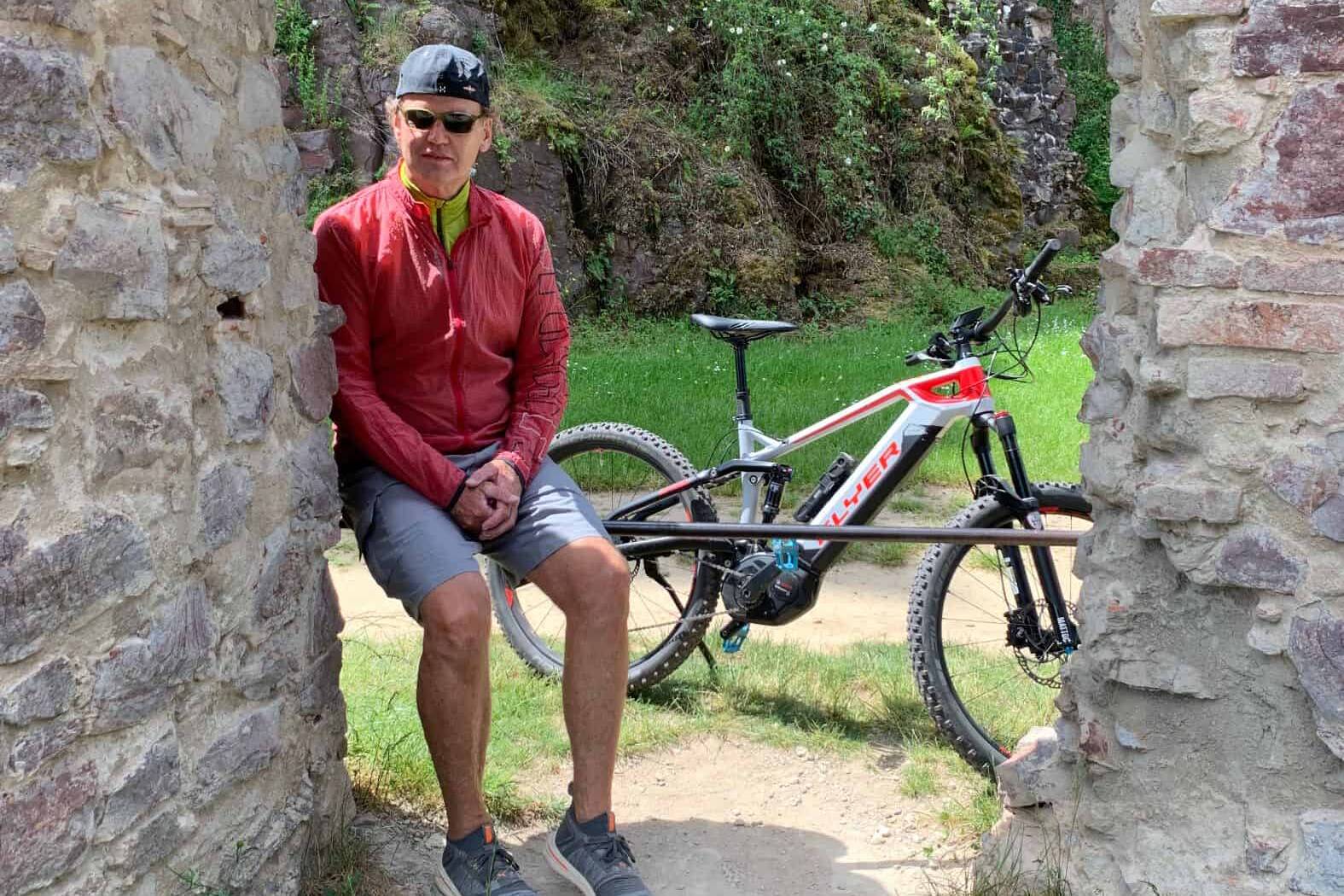 e-MTB Flyer uproc3 4.10 grau (2019) - Test des Schweizer Fully 4 e-MTB Flyer uproc3 4.10 grau (2019)