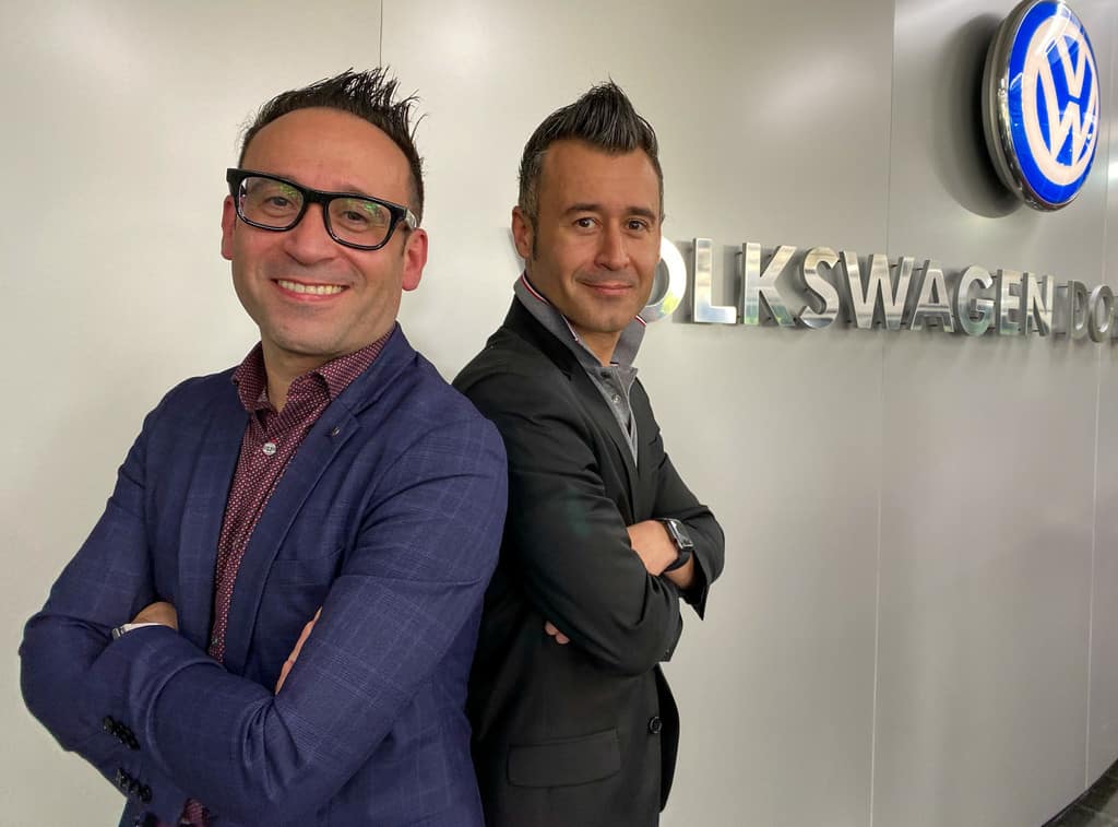 Volkswagen Nivus: Ein Brasilianer auf dem Weg nach Europa 5 VW-Designer-Zwillinge José Carlos - JC - und Marco (re.) Pavone.