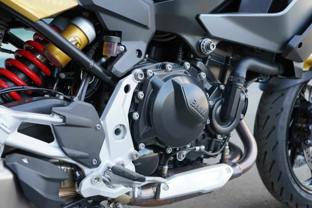 Die neue BMW F900XR (895ccm) - Flink, Agil, Kompakt, Temperamentvoll 11 Die neue BMW F900XR (895ccm)