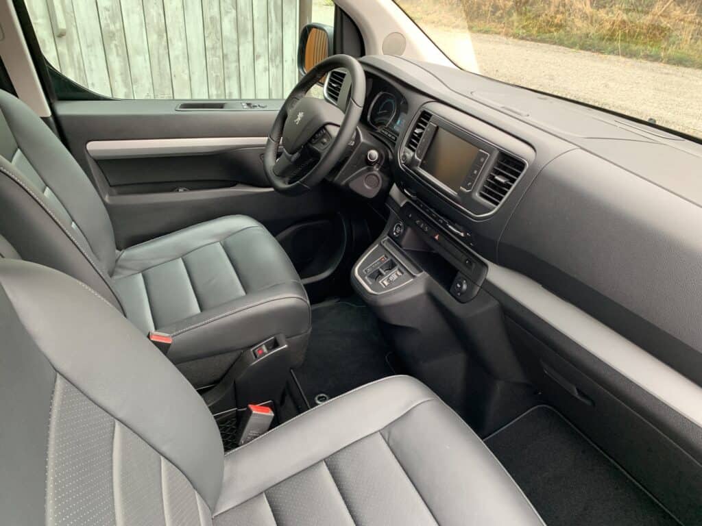 Peugeot e-Traveller (136 PS) - Neuer Elektro-Van mit 330 km Reichweite 6 Peugeot e-Traveller (136 PS) - Neuer Elektro-Van mit 330 km Reichweite