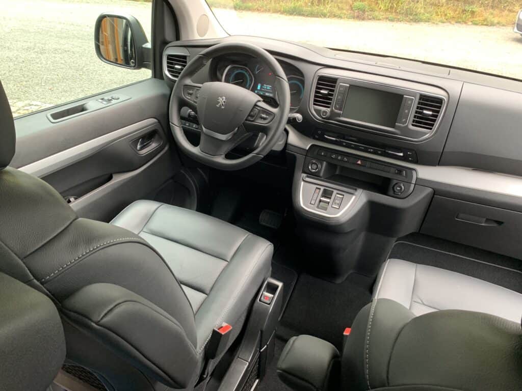Peugeot e-Traveller (136 PS) - Neuer Elektro-Van mit 330 km Reichweite 3 Peugeot e-Traveller (136 PS) - Neuer Elektro-Van mit 330 km Reichweite